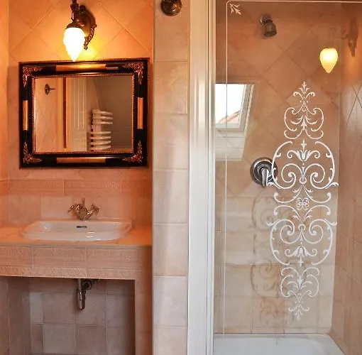 Gombos Apartman דירה