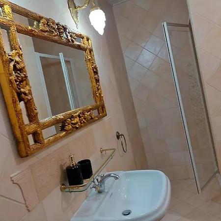 公寓 Gombos Apartman *