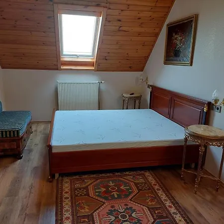 Gombos Apartman *
