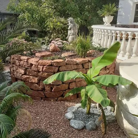 Gombos Apartman Apartment