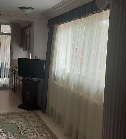 公寓 Gombos Apartman *