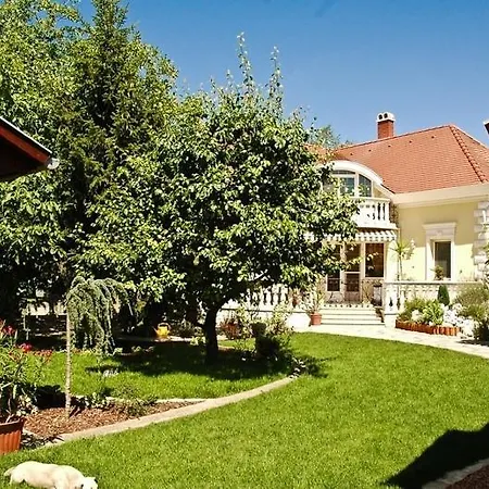 公寓 Gombos Apartman *