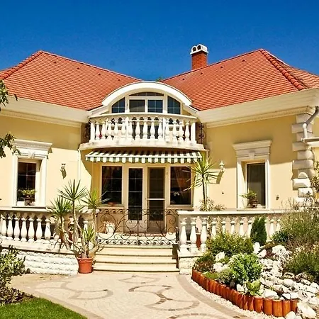 公寓 Gombos Apartman *