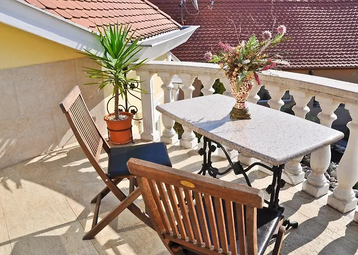 Gombos Apartman Apartament